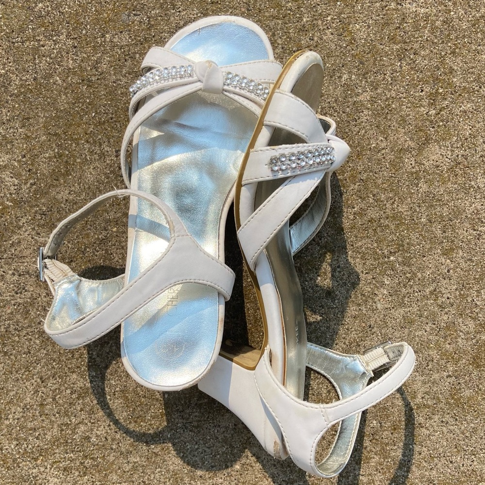 Cherokee Sz-13 LittleKids White Heels w/Rhinestone Detail, Great 4 Everyday Play
